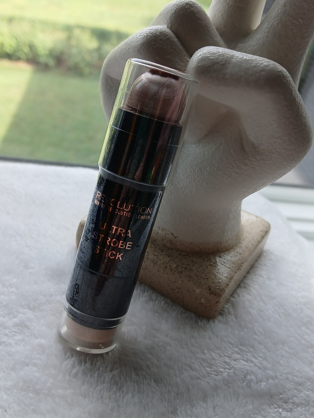 Revolution Ultra Strobe Highlighter Stick in Rose Gold [Factory Sealed, NWT]